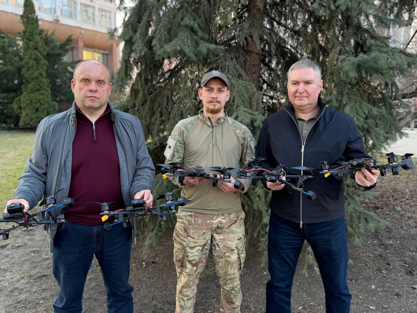 Передача ударних дронів захисникам