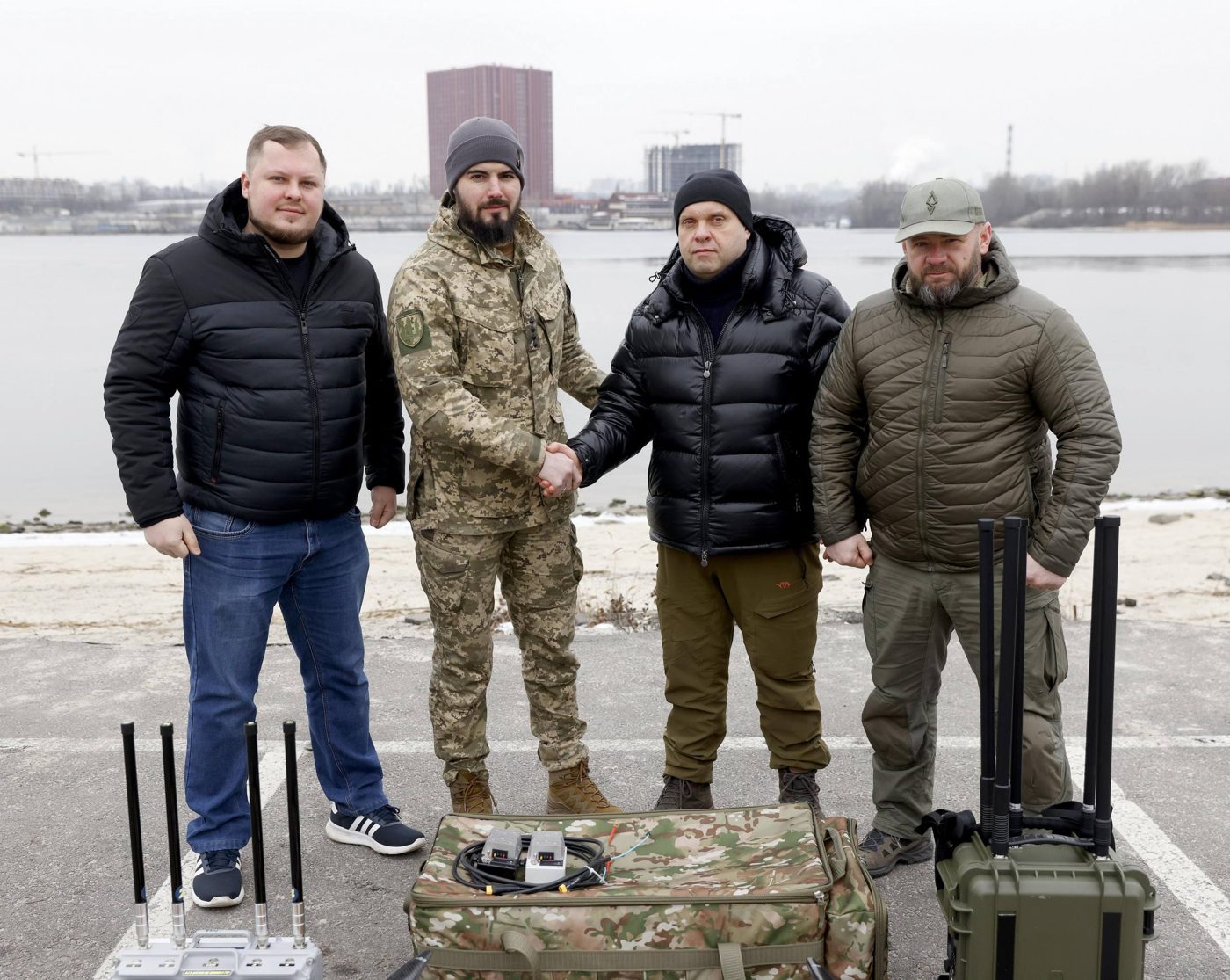 Передача обладнання для екіпажів БпЛА